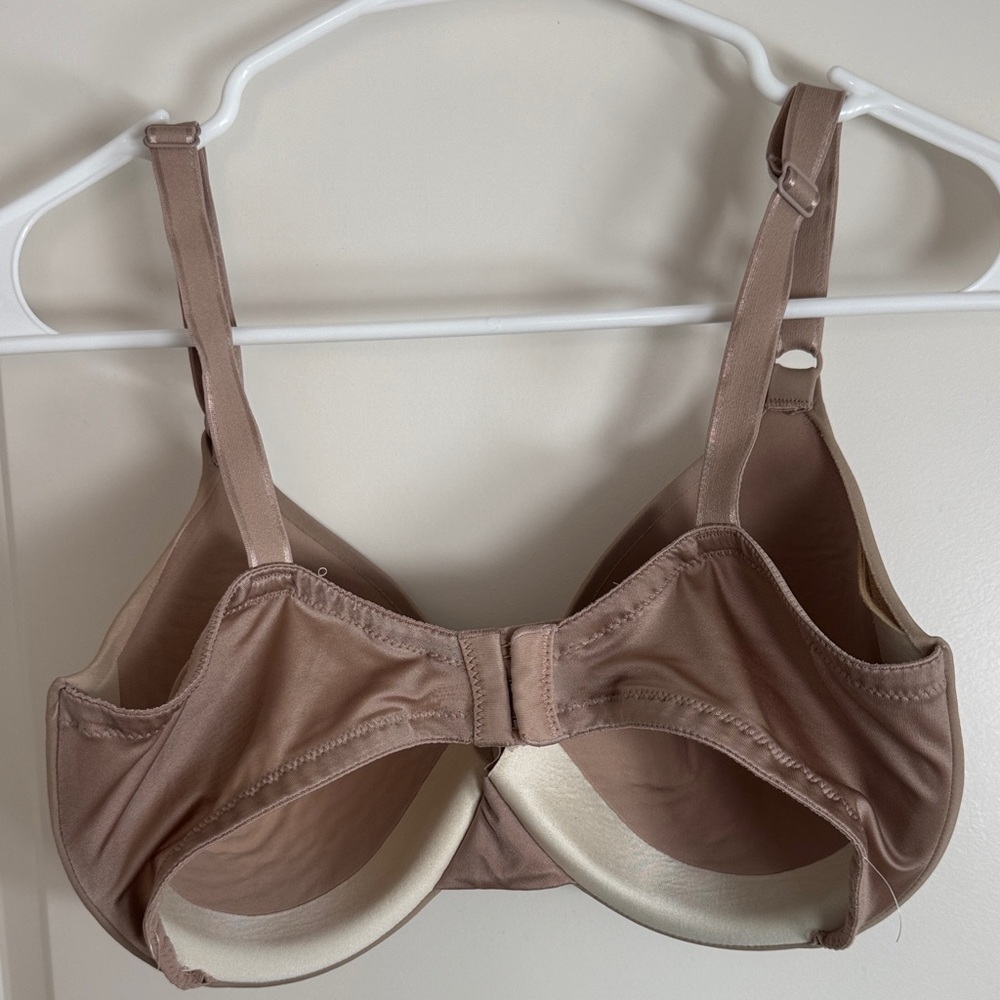 Warner's Smooth T-Shirt Bra - Taupe/Nude - Picture 2 of 3